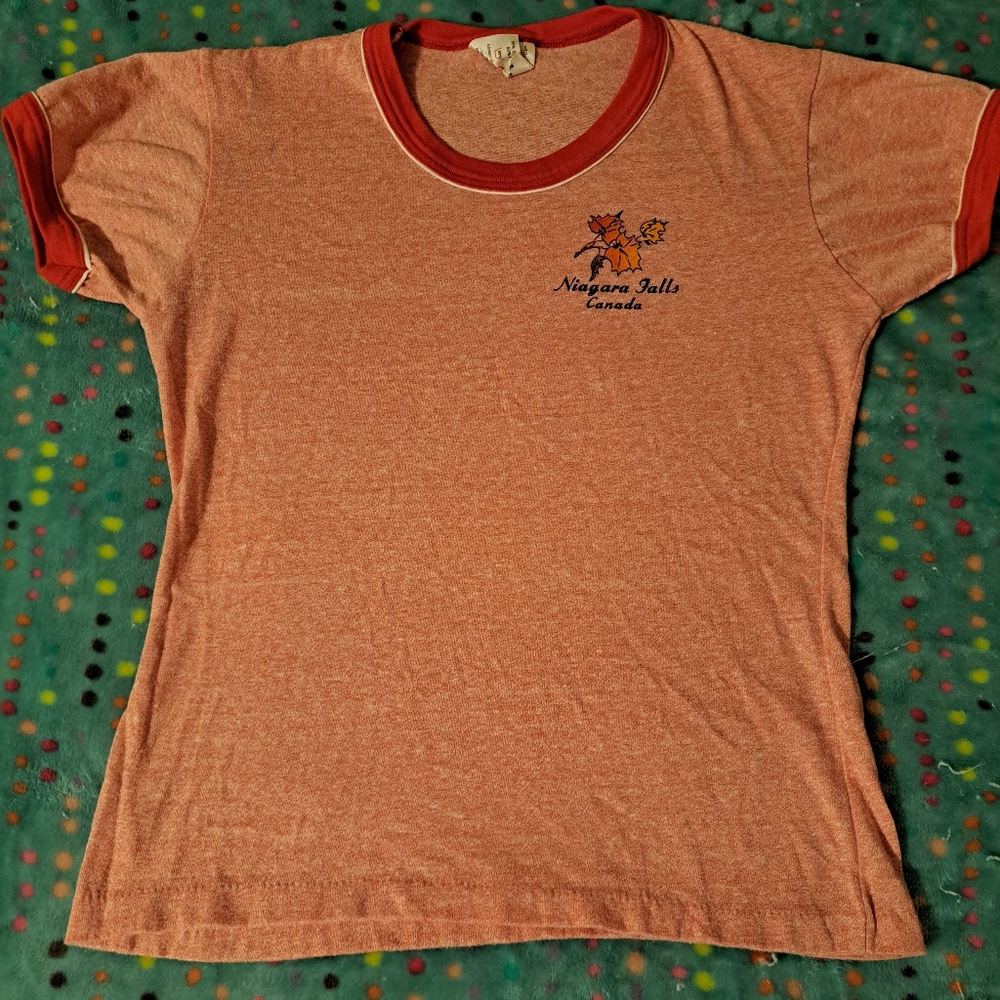 Vintage Niagara Falls ladies tee.  SunBurst tag.  See Measurements for sizing